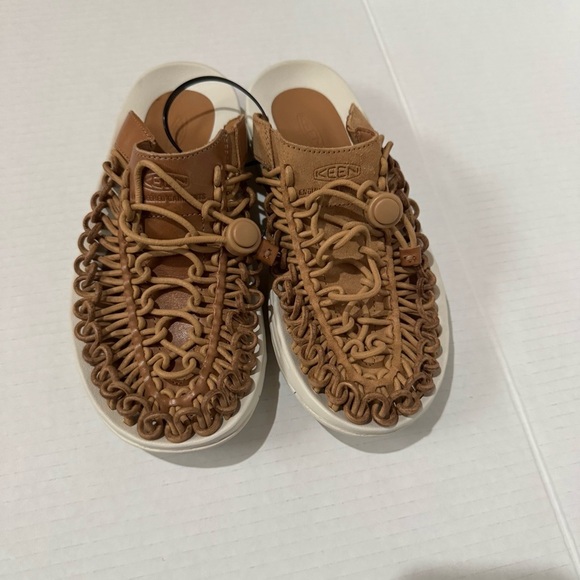 Keen Women's UNEEK Premium Leather Slide Brown Woven Slip-On Shoes 6 - Picture 2 of 12